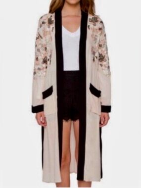 Willow & Clay Cream Duster Robe Black Trim Embroidered Beaded Kimono Cardigan S
